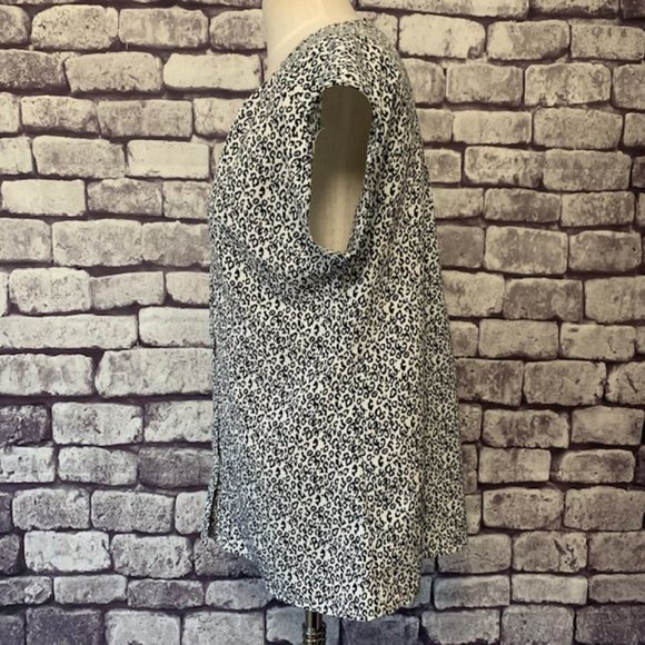 Bobeau Black & White Blouse Size Large - Picture 4 of 9